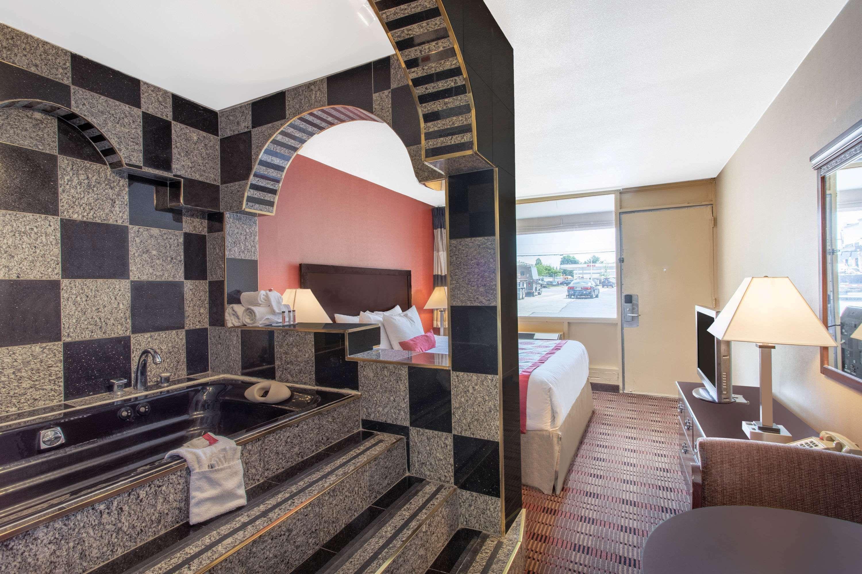Ramada Limited Cockeysville Экстерьер фото