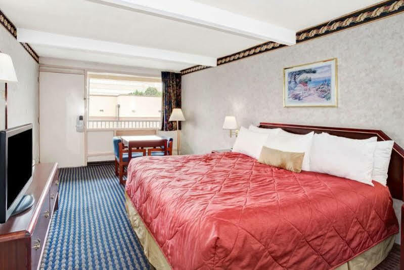 Ramada Limited Cockeysville Экстерьер фото